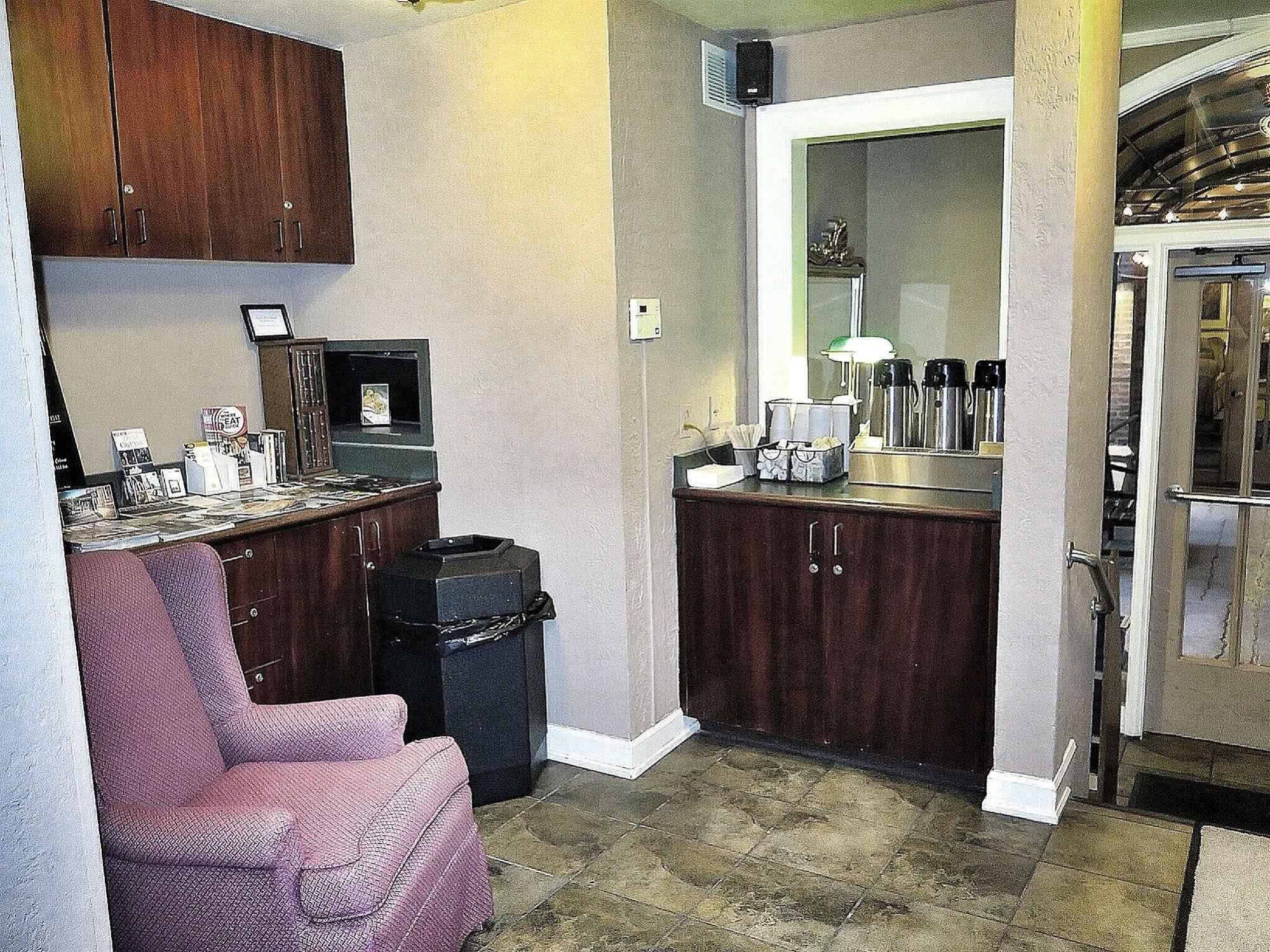 Hotel At Queen Anne 3*